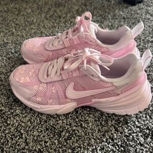 NIKE V2K Run Artic Pink Women’s size 7.5